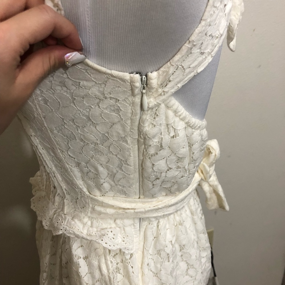 Liz Lisa all over lace romper - Picture 6 of 6